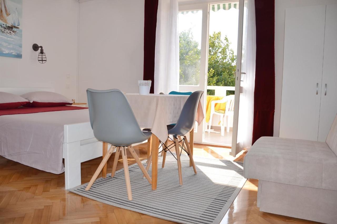 נובליה Apartments Mike מראה חיצוני תמונה