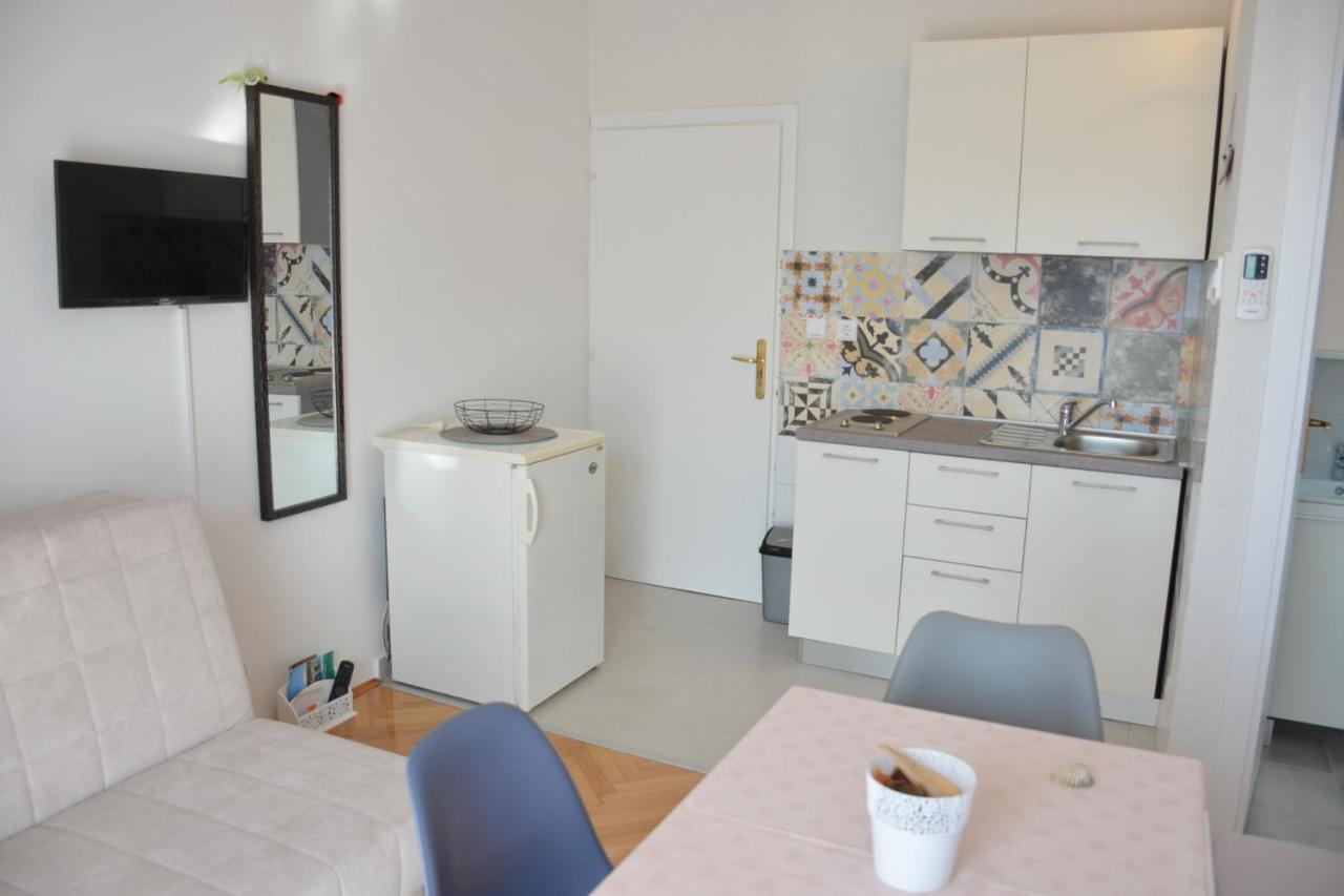 נובליה Apartments Mike מראה חיצוני תמונה