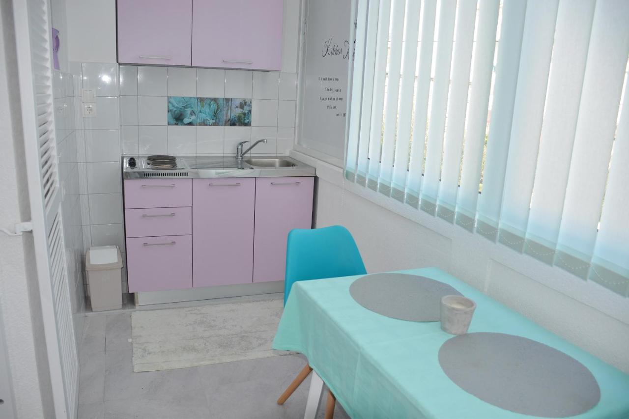 נובליה Apartments Mike מראה חיצוני תמונה