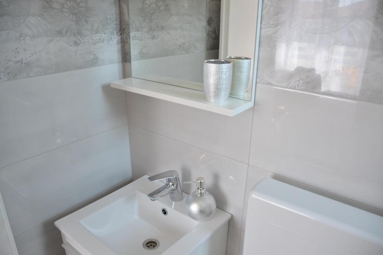 נובליה Apartments Mike מראה חיצוני תמונה