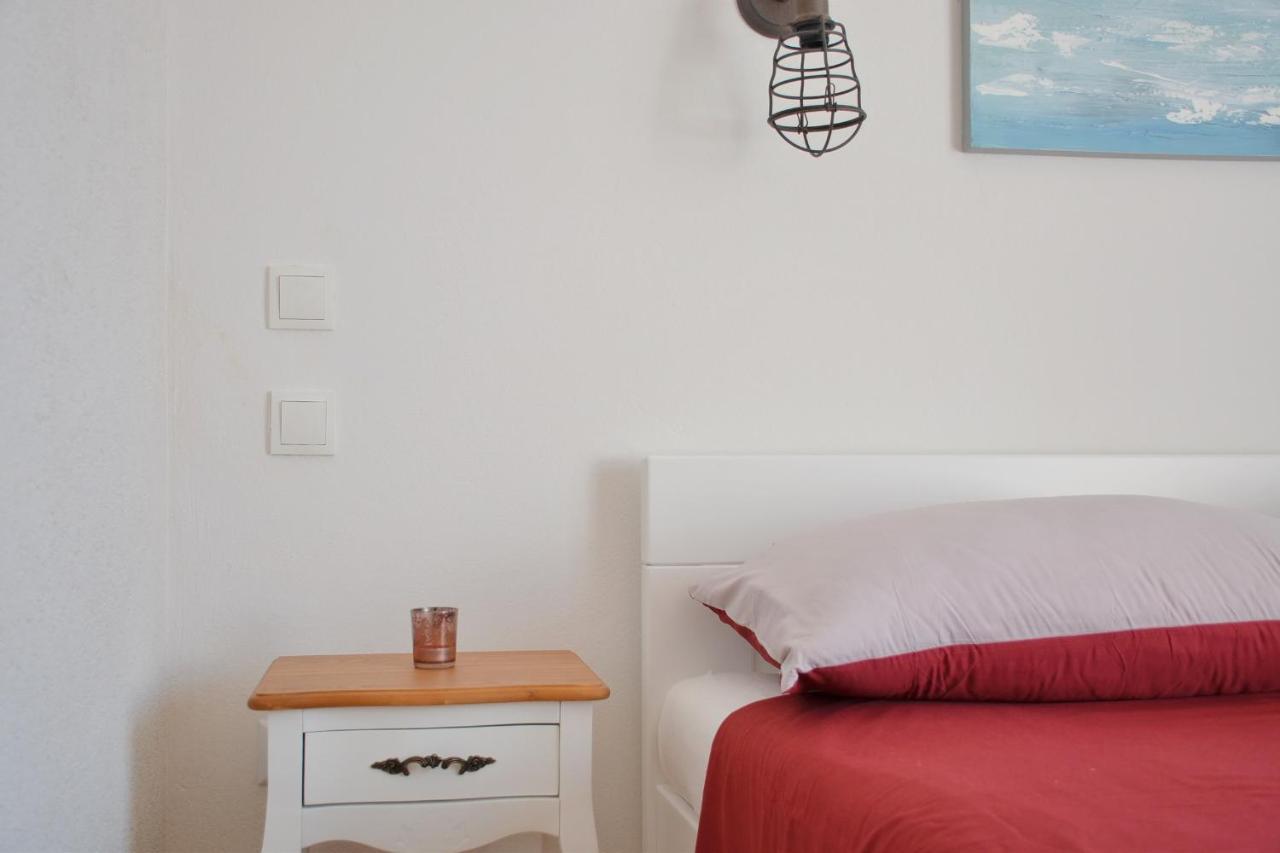 נובליה Apartments Mike מראה חיצוני תמונה