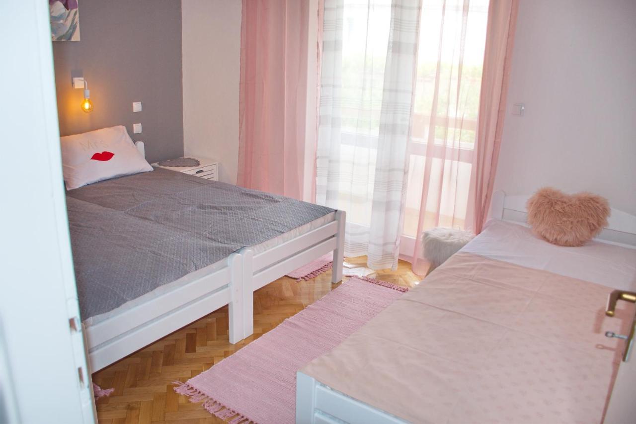 נובליה Apartments Mike מראה חיצוני תמונה