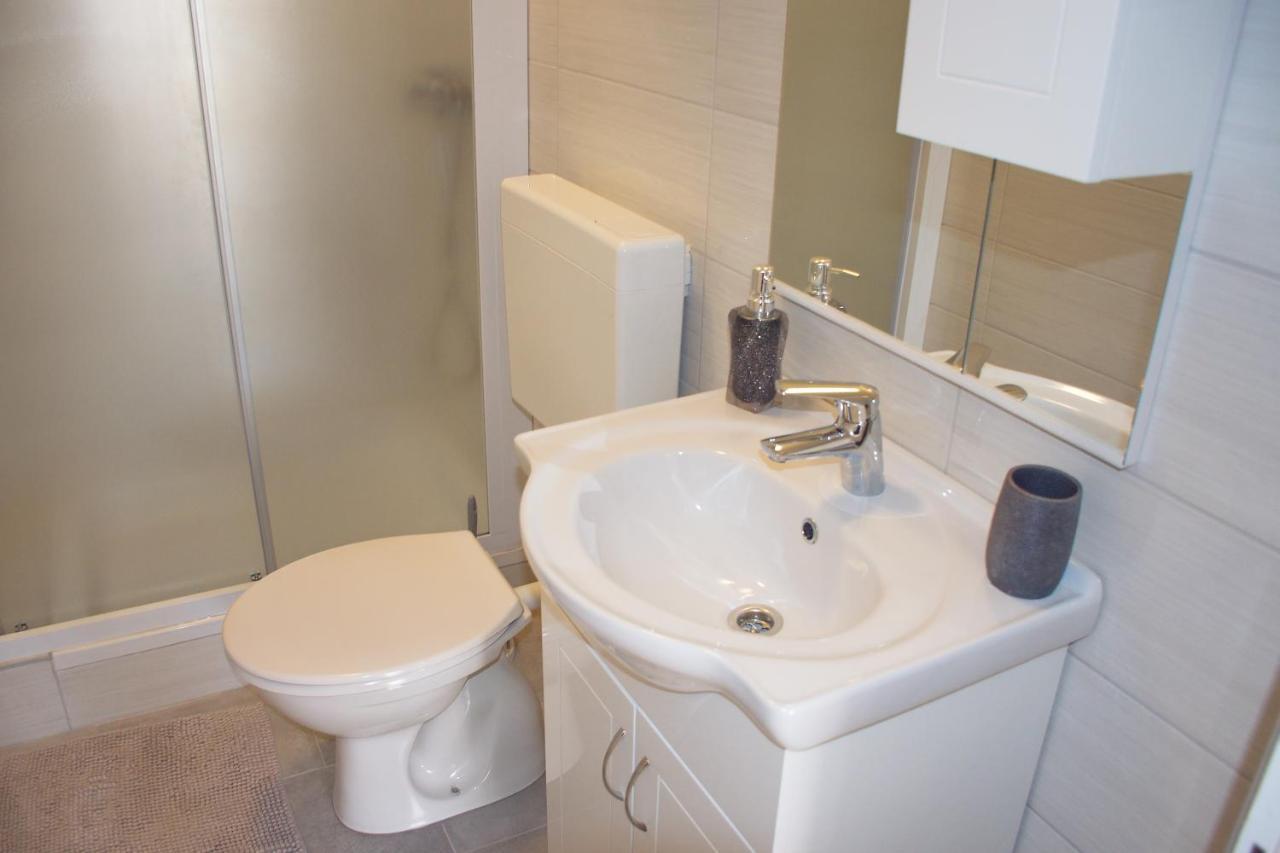 נובליה Apartments Mike מראה חיצוני תמונה