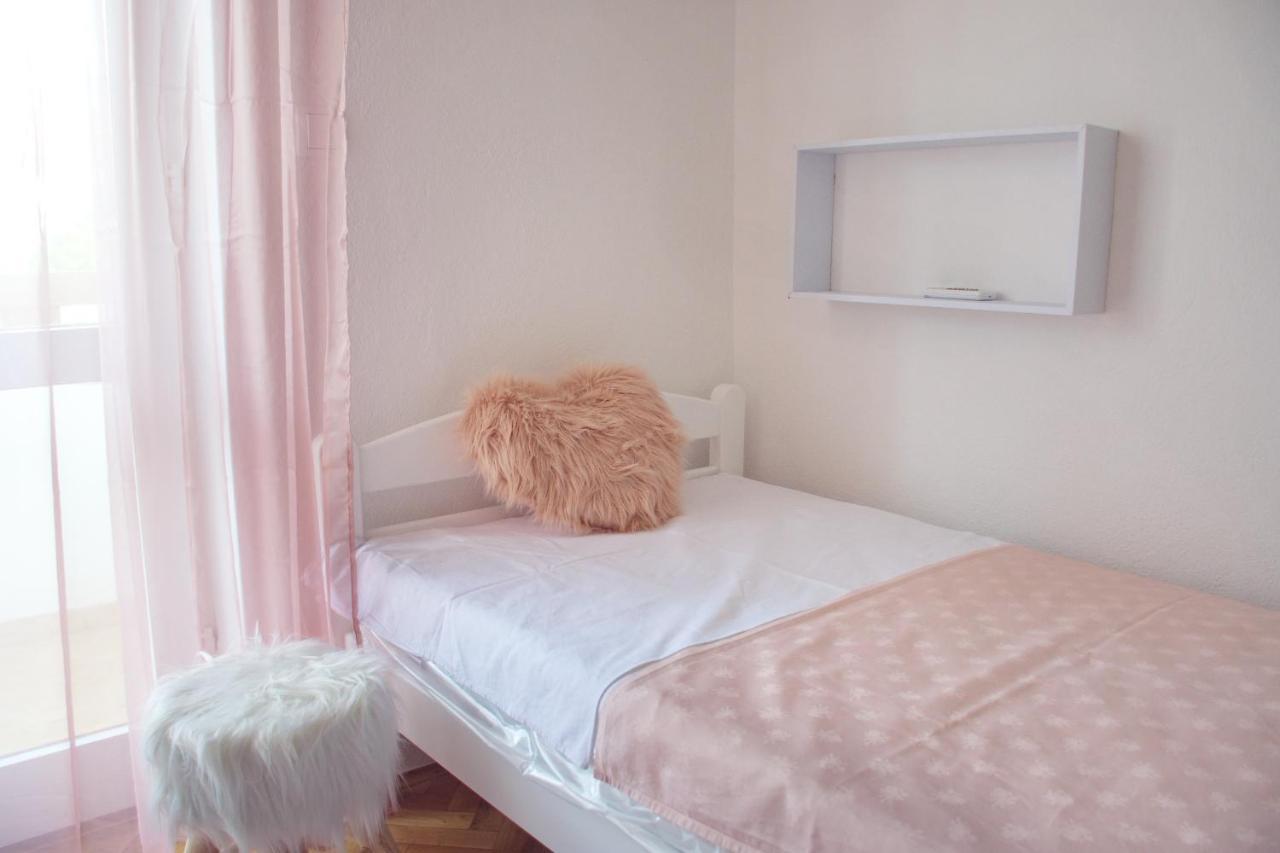נובליה Apartments Mike מראה חיצוני תמונה
