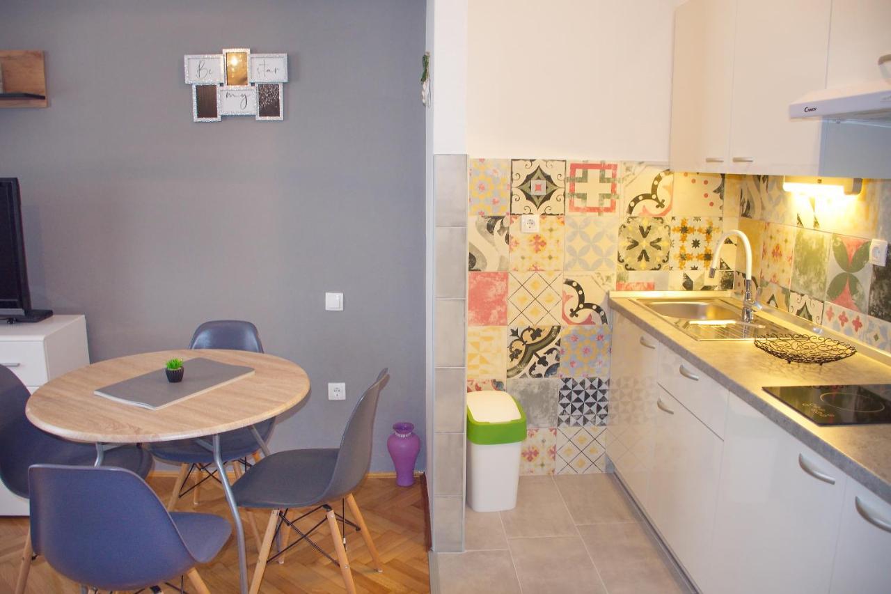 נובליה Apartments Mike מראה חיצוני תמונה